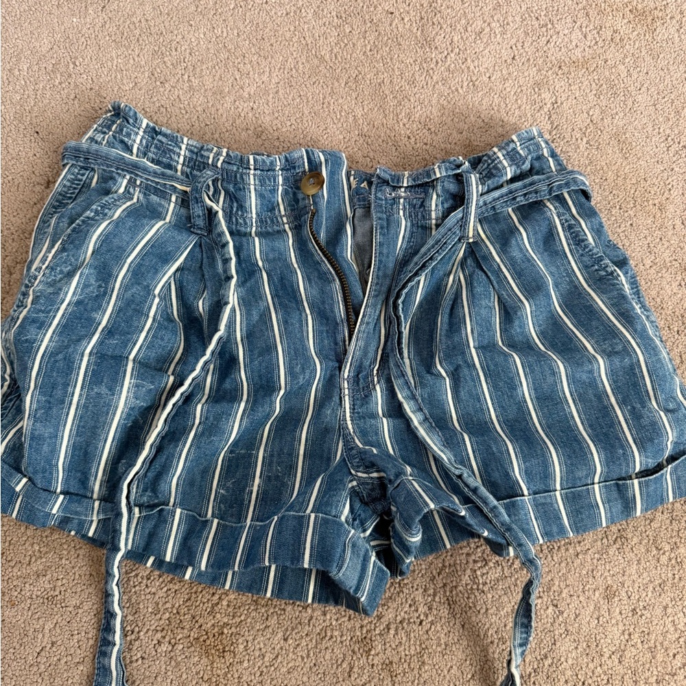 American Eagle Blue Striped Women's Shorts